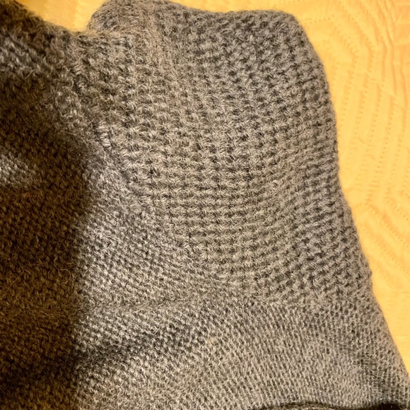 Sweater/Shrug - Picture 9 of 9